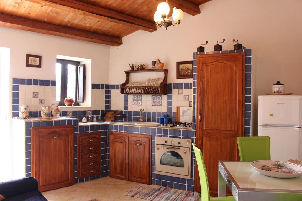 Villa Meriem Noto Szoba fotó